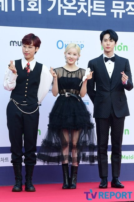 SM_NCT's tweet photo. [PRESS] 220127 MC #DOYOUNG at the 11th Gaon Chart Music Awards Red Carpet

#NCT #NCT127 https://t.co/fYjQyX56Hs