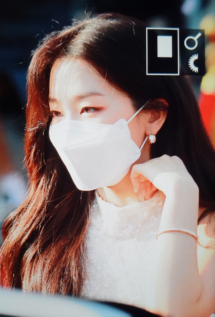 Blue Moon tweet media