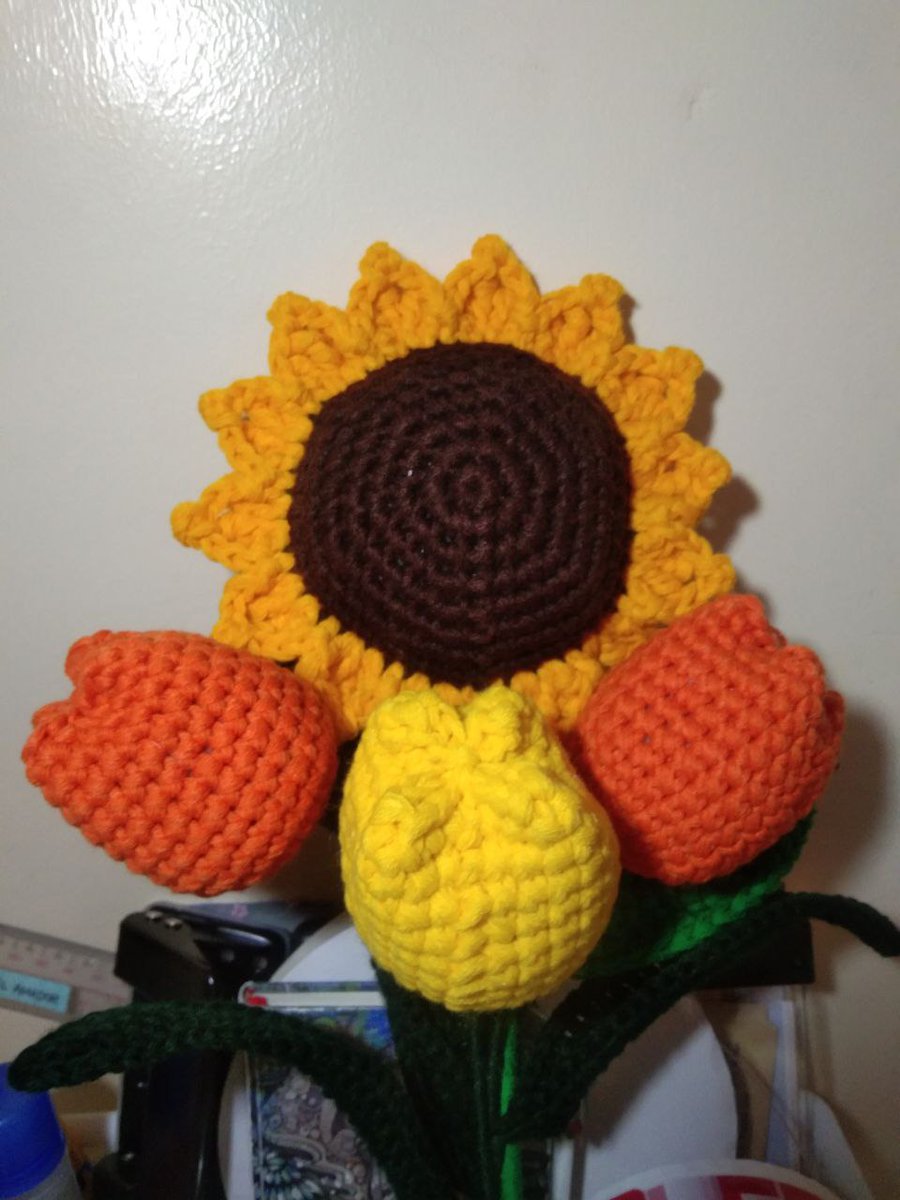 fheleeiyyy's tweet photo. AVAIL NOW! READY TO SHIP 🌻

#smallbusiness #crochet #gawangpinoy #ValentinesDay2022 #ValentinesDaygifts #Flowers #bouquet https://t.co/agS2Moc2GF