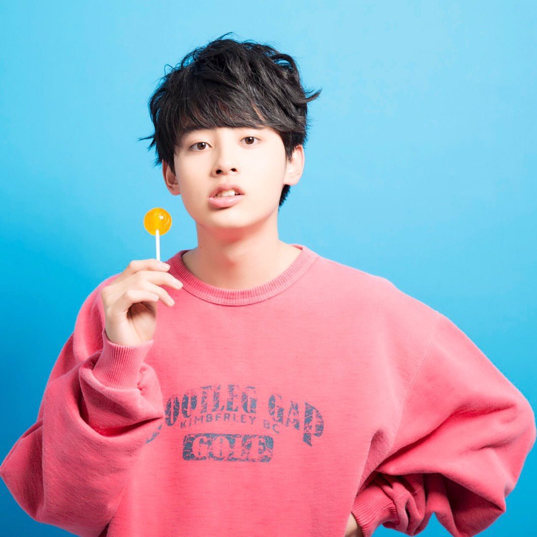 calendulayay's tweet photo. 🐧: paan lo liat liat?!
🐣: gw punya permen!
🐧: gw juga punya!!! wleee!!

-semenit kemudian-

🐧🐣: ((bergelutlah mereka))

#SPDRSD
#TOMOYA
#松村和哉 https://t.co/SnnYoxPrqp