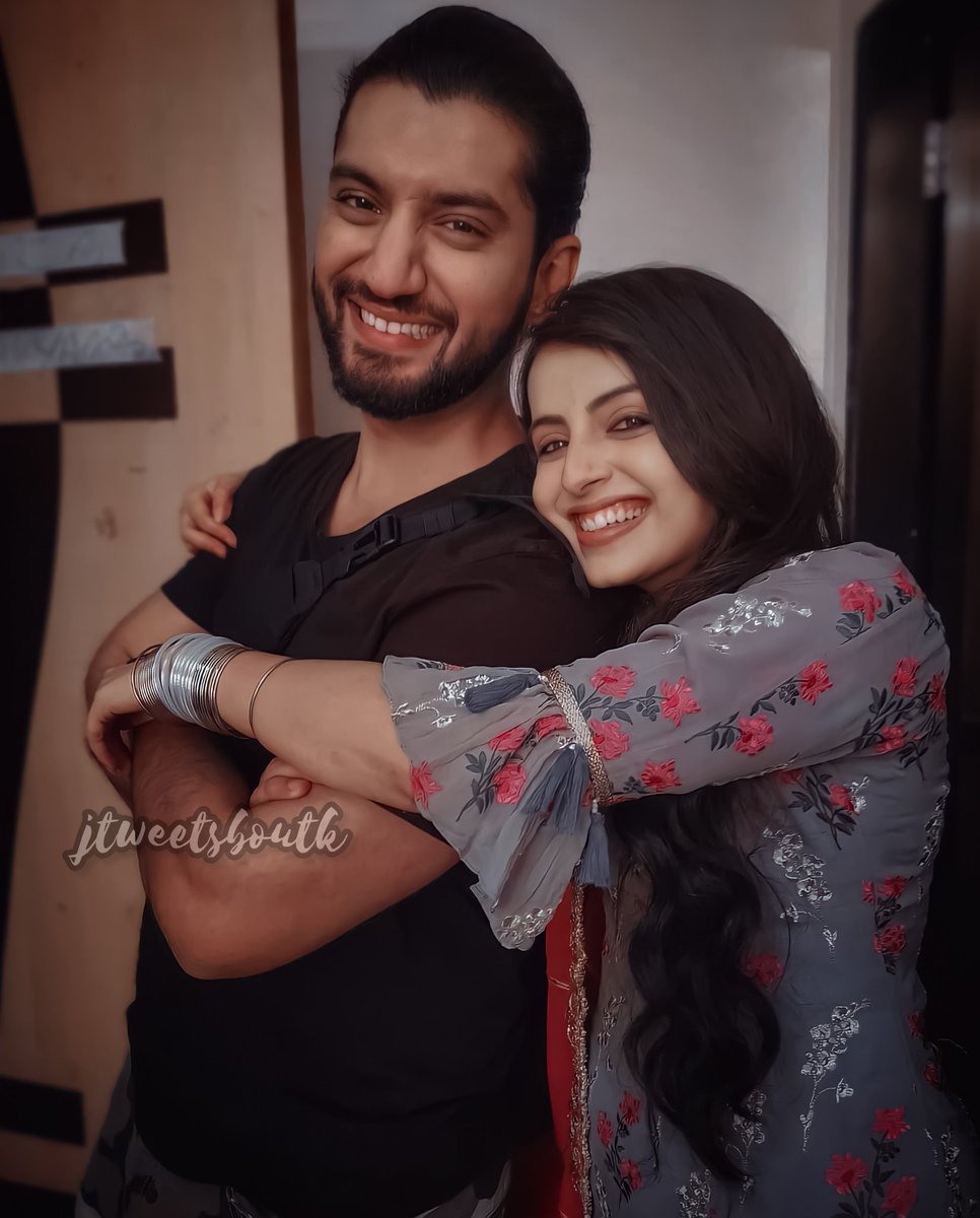 jtweetsboutk's tweet photo. ❤️❤️❤️

#ShreNal #RiKara #KunalJaisingh #ShrenuParikh
#Ishqbaaz #DilBoleOberoi https://t.co/zubTOiWXKZ