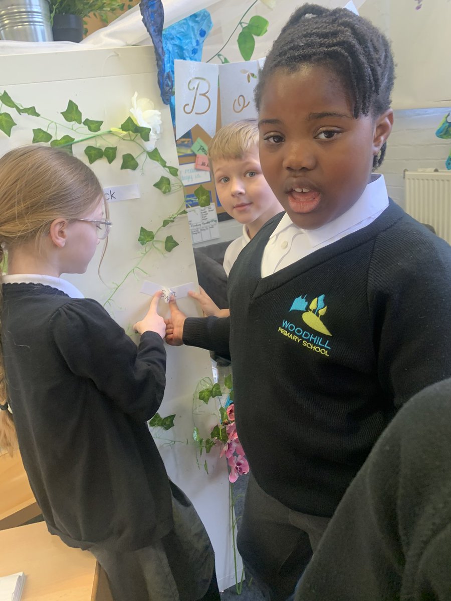 Rhyming was fun today! We went on a scavenger hunt to find words which rhymes with Mrs W’s, then played error spotter to see if we could identify rhyming patterns in tricker words! <a href="/WoodhillSch/">Woodhill Primary School</a> @WoodhillEng
