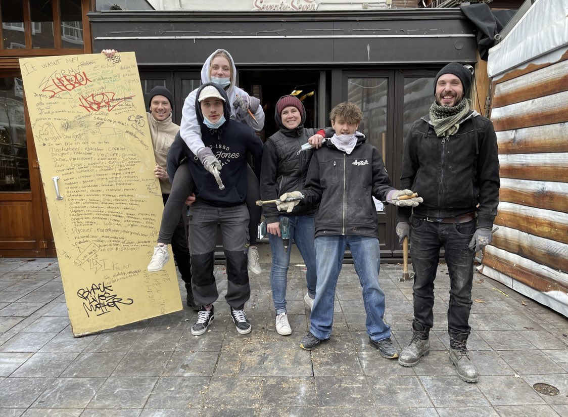 ZM7623's tweet photo. Snode plannen van de sponsort!7️⃣7️⃣🥵🔨🪚🪓🛠🔧🪛😅

https://t.co/thCMaRbaiu https://t.co/EAFZnuZKft