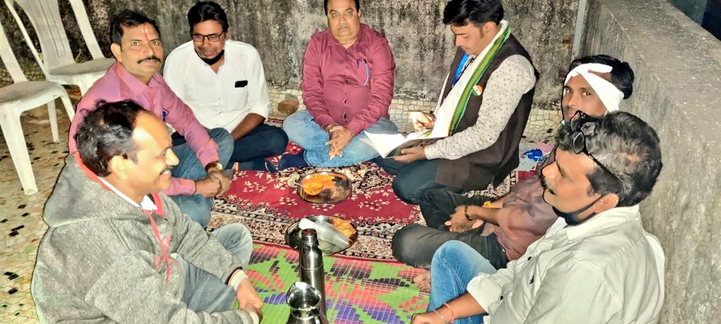 kcnheadlines's tweet photo. सभी को गणतंत्र दिवस की बधाई दी गई व पूर्व  जिला अध्यक्ष द्वारा नवनियुक्त जिलाध्यक्ष को जिला कमेटी की बैठक पुस्तिका देकर कार्यभार सौंपा, इस अवसर पर मनोज यादव को जिला अध्यक्ष, रोहित सिंह को जिला उपाध्यक्ष, का पदभार ग्रहण कराया गया, https://t.co/x3WhRW3mY4