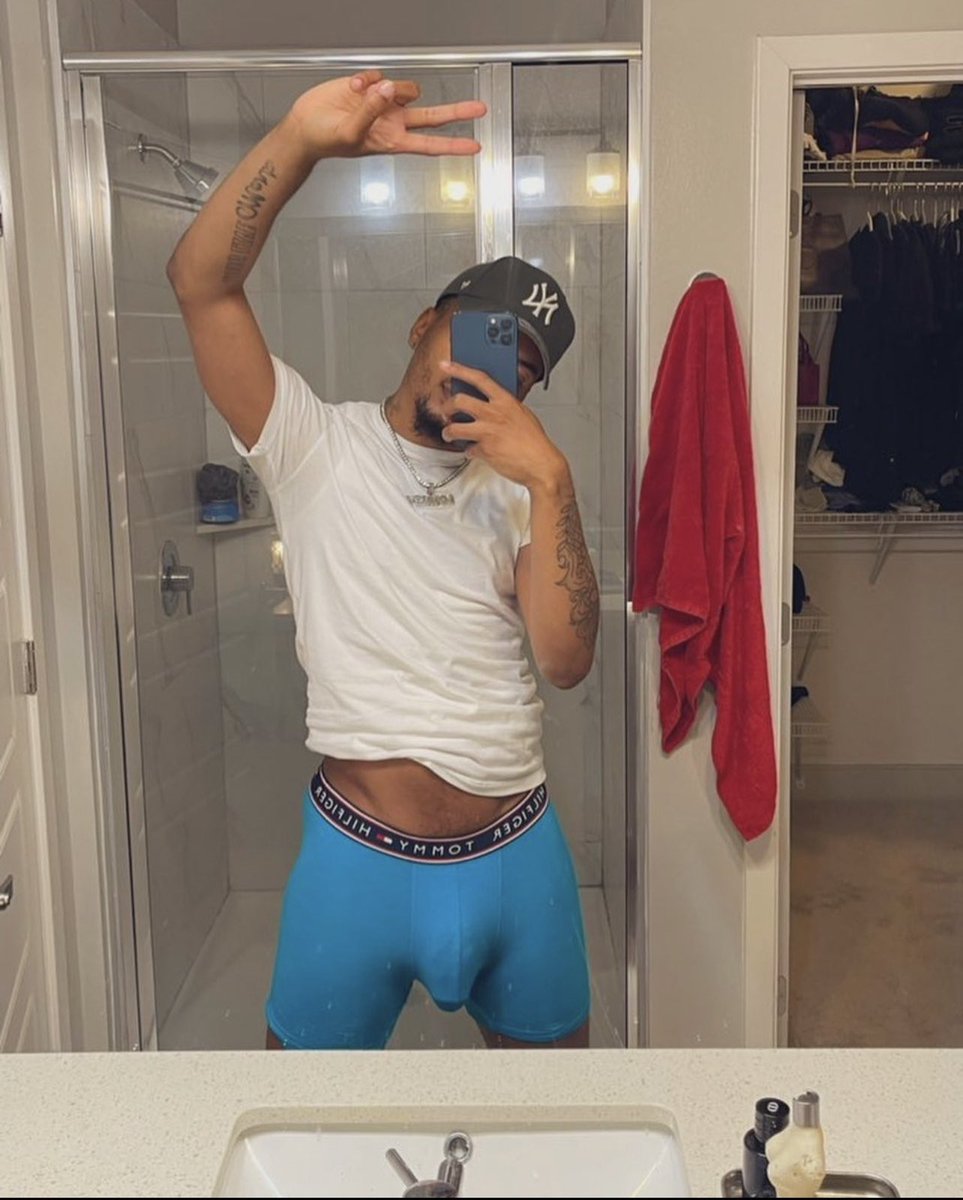 maybetaay's tweet photo. humpday https://t.co/cJxtOHfmXW