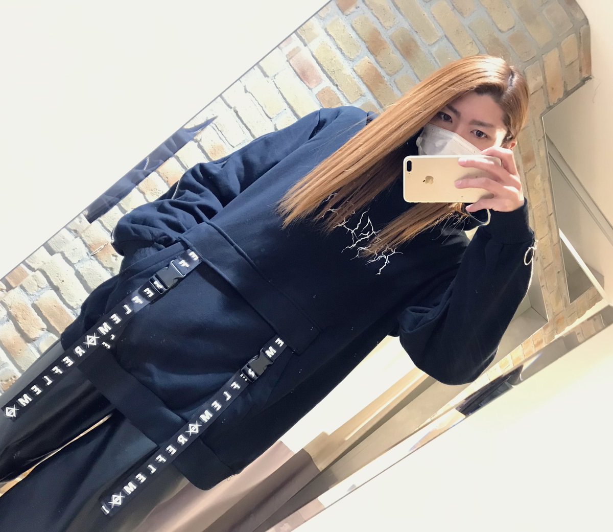kokingdomm's tweet photo. お店にいますよぉ!🐔☀️
#REFLEM のロゴテープ付きや、袖のZIPがアクセントの効いたパーカーやはり良き😈😍
短めの丈のアウターとの組み合わせでスタイリッシュに!👍👍👍
#仙台 #仙台フォーラス #TRVAS #ユニセックス https://t.co/ivvxPSNEDT