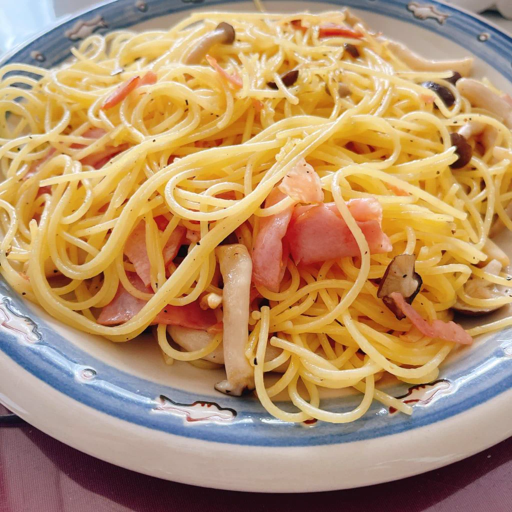 ベーコンではなくハムで代用しましたが普通に美味しかった〜。和風パスタハマりそう。  
