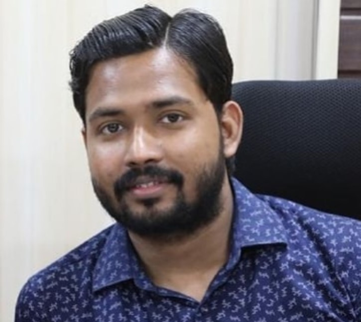 Deshi_Indian01's tweet photo. If someone is guiding people on an appropriate base can not be termed inciting violence.
If students turned violent then it can not be blamed on #khansir.
he is an intellectual and a true patriot.
#StandWithKhanSir https://t.co/OUw8TikOLO