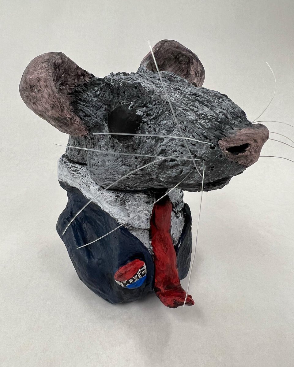 creativityvault's tweet image. “Senator Teivel”

White Stoneware - Acrylic Paint
Monofilament Line
Handbuilding- Slab/Pinch

#pinchpot #slabpot #combinationpot #handbuilding #ceramics #stoneware #rat #rats  #politician #mouse #mice #politics #coldfinish 
#KatherineMillerArtist