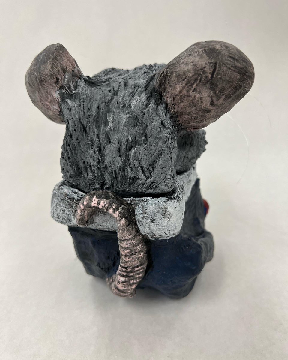 creativityvault's tweet image. “Senator Teivel”

White Stoneware - Acrylic Paint
Monofilament Line
Handbuilding- Slab/Pinch

#pinchpot #slabpot #combinationpot #handbuilding #ceramics #stoneware #rat #rats  #politician #mouse #mice #politics #coldfinish 
#KatherineMillerArtist