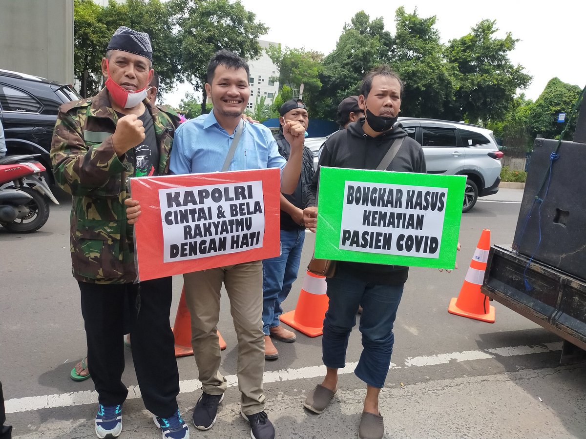 Nicho_Silalahi's tweet photo. Kepung KEMENKES untuk Tolak Mandatory Vaksin https://t.co/F5H7bVHXou