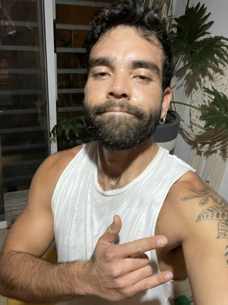 BrunoMeDicen's tweet photo. Late workout !! #lateworkout #gaybarbon https://t.co/F9PWmXn9yh
