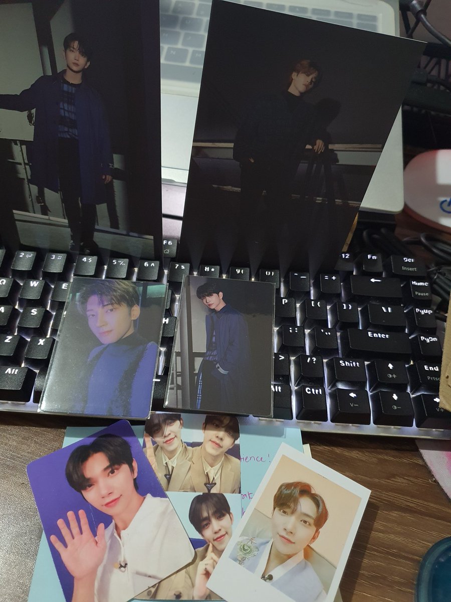 sojunghan_SVT's tweet photo. Got my  #SEVENTEEN Little Wishes papels nakauwi po sila safely. Tysm @_myhome_svt  #BudoledByMyHomeSVT thanks rin po for the freebies 💕 til the next budol https://t.co/HV1xqZd5PL