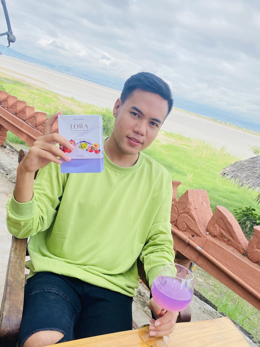 ZweMyoAung3's tweet photo. Collagen သောက်ရတာအရမ်းကြိုက်တယ်

အရင်ကဆို သိပ်မသောက်ဖြစ်ဘူး Lora collagen ကိုသောက်လိုက်မိတော့စွဲပါစွဲသွားတယ်….

သူရဲ့အနံ့နဲ့အရသာကလူကိုလဲ relax ဖြစ်စေတယ် 
နုပျိုခြင်းစီကိုလဲ ခေါ်ဆောင်သွားနိုင်တယ်
Vitamin c ပါတဲ့တွက်လဲ ကျန်းမာရေးတွက်ကောင်း

100%မှာ 99%လောက်က Lora ကိုအသဲစွဲတေပါပဲ https://t.co/ZeAfPhVCKC