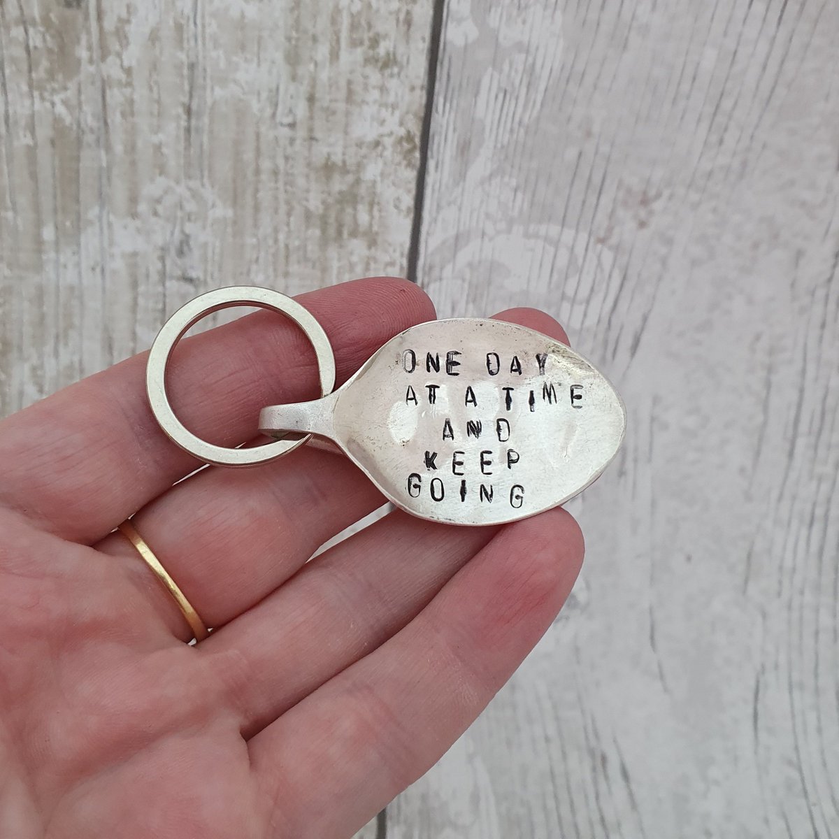 martisanne's tweet photo. One day at a time keychain, keep going, encouragement gift, best friend keyring, friendship, custom stamped, gift for him, silver spoon, T1 https://t.co/lEtfmD1Vyt #TMTinsta #EtsyTeamUnity #SilverKeychain https://t.co/c7flNjLN1U