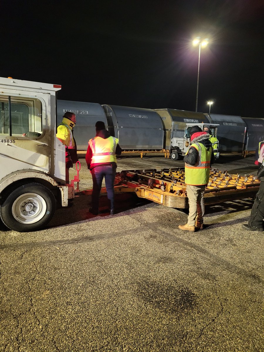 Danielle Makropoulos tweet media