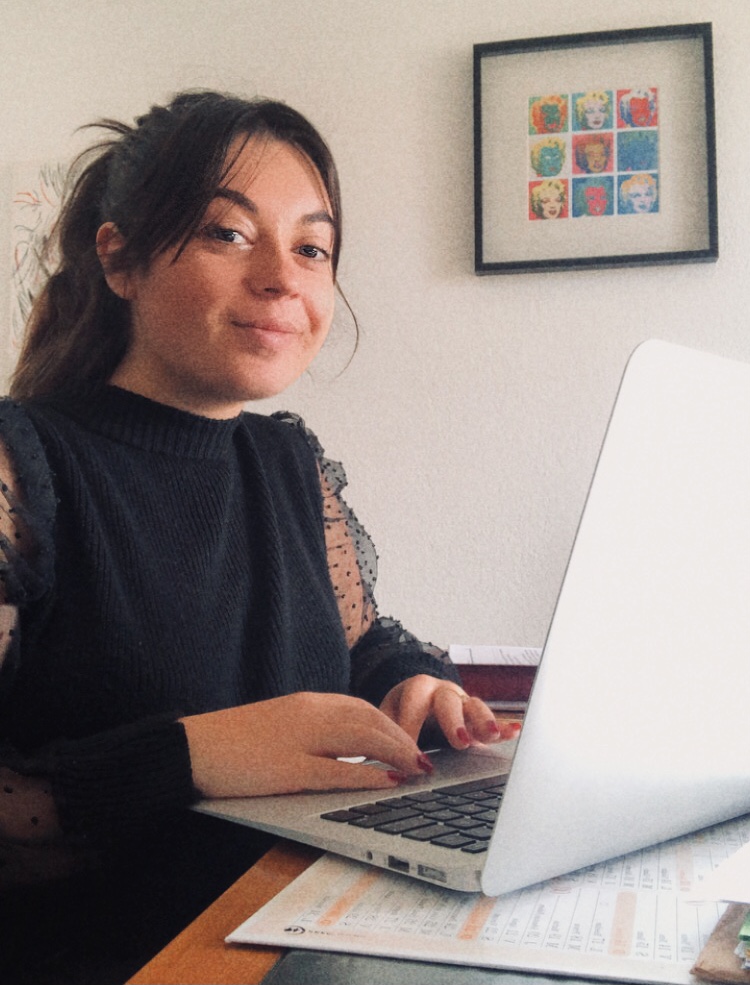 CibcCorse's tweet photo. [NOUVEAU MEMBRE]

Aujourd’hui, nous accueillons un nouveau membre dans notre équipe!👋
On vous présente Francesca Albertini, notre stagiaire chargée de la communication digitale. 
#CommunityManager https://t.co/GK4pAloXfV