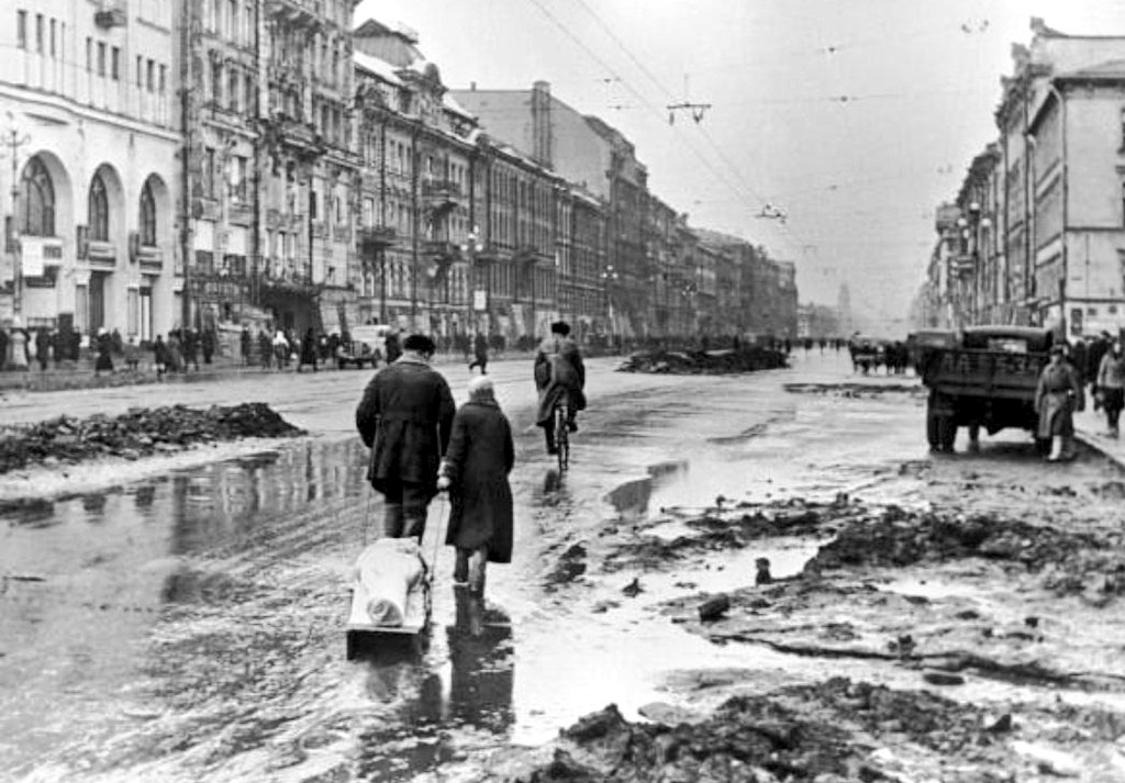 Letnapark's tweet photo. Wenn ich mit Deutschen in meinem Alter zusammenkomme, dann ist das für mich ein Treffen von Menschen, die vorbeigeschossen haben.
Daniil #Granin *1.1.1919- 4.7.2017 St. Petersburg
Mein Leutnant @Aufbau_Verlag https://t.co/yuNMw9qwRD #Leningrad Blockade https://t.co/NlxNVoeXCm https://t.co/gA8xNzVFmQ