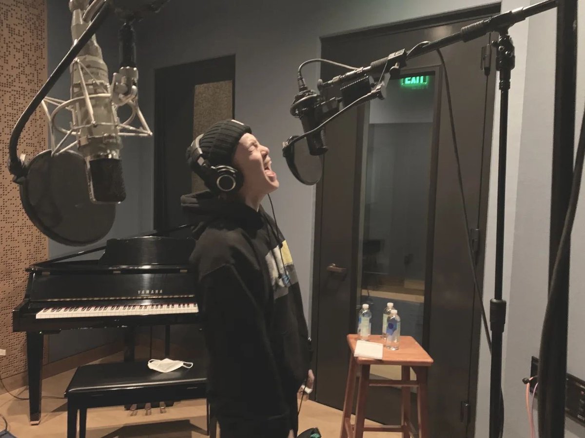 Elymin136's tweet photo. [agustd] Instagram

Yoongi: en el lado débil [cuando se trata] de notas altas

• https://t.co/1qrVtJ2Onz

(que no es su fuerte cuando se trata de cantar notas altas)

@BTS_twt btsbaragi_jk https://t.co/vRFNuHbFzL