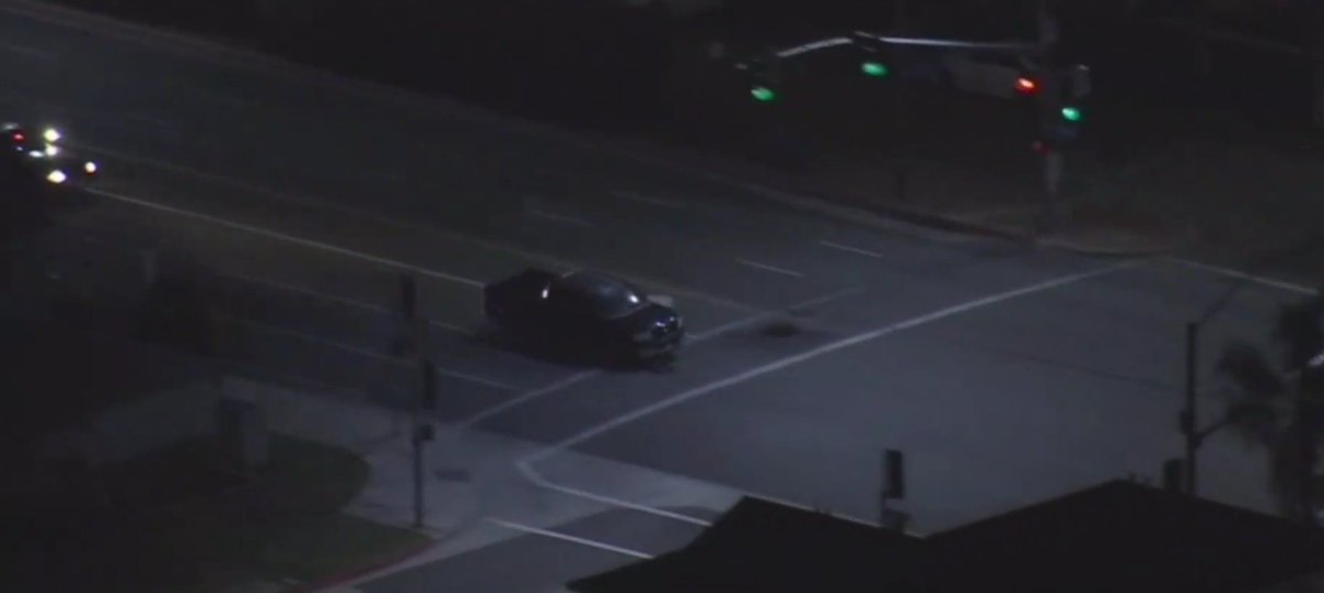 #BREAKING: Sheriff's deputies are in pursuit of a driver in a suspected stolen vehicle out of Norwalk. Sky9's Desmond Shaw - <a href="/RoadSageLA/">Desmond Shaw</a> - is overhead. 
Watch Live --> cbsla.com/live