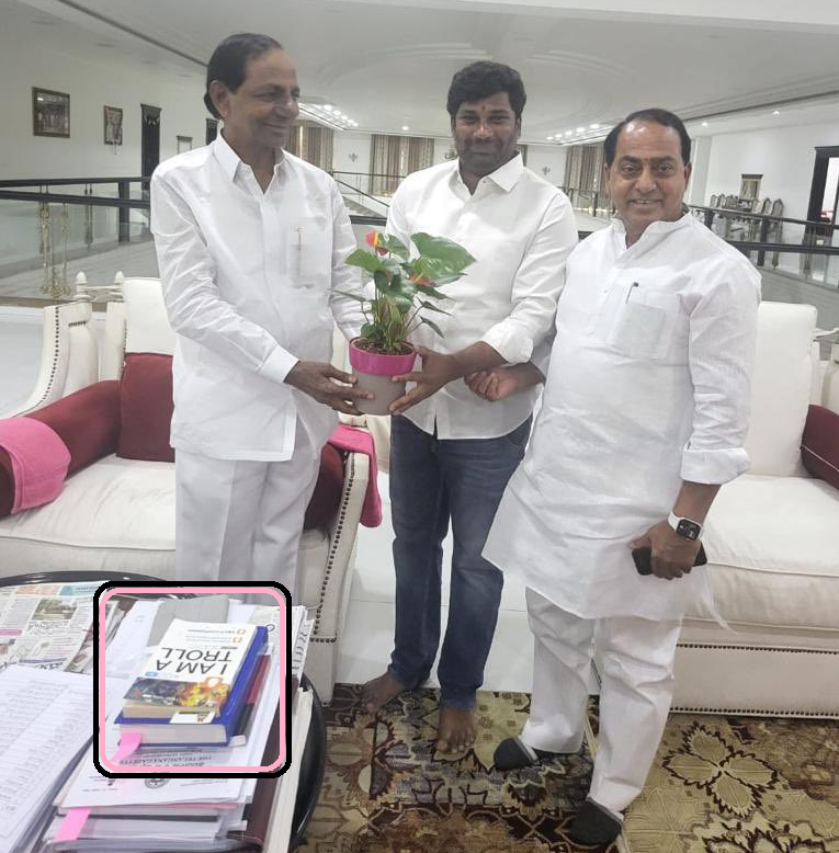 DubaiShekar's tweet photo. mei @bainjal ka kitab pad ke BJP ku baingan mey milatoom ab https://t.co/52Adkqtrk1