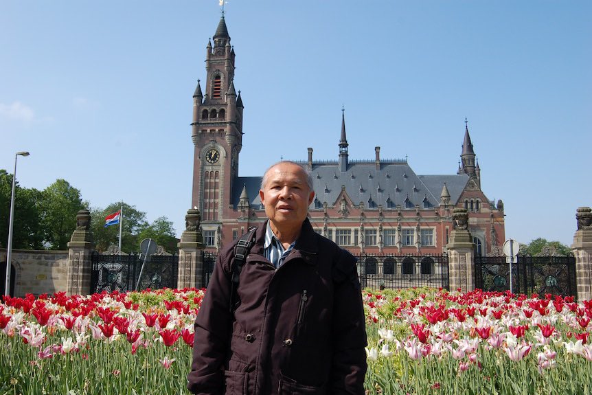 LovesNotNumbers's tweet photo. KAT DITTHAVONG, 80, “embraced life, loved his very large family &amp; had an insatiable appetite for politics, travel and languages". https://t.co/dWpS1ROvHC https://t.co/dX9DFvVYUc