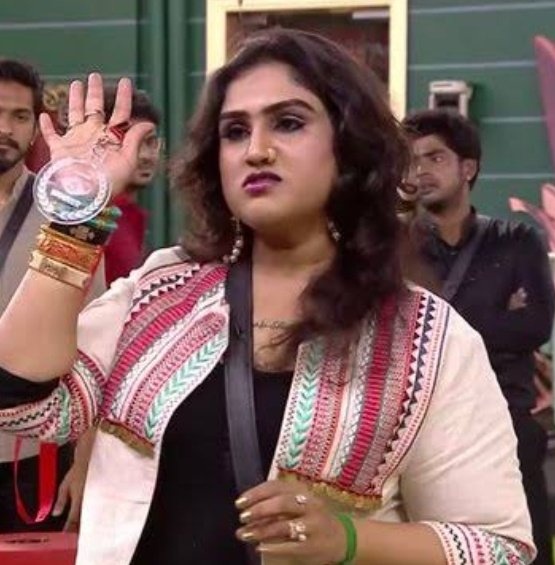 Friendly_Buddy_'s tweet photo. @Livingwithvalu1 U Don't Worry🤧
Sure our thalaivi won't disappoint us👍
Let's Give Her Huge Support & Makes The Way Possible to Grab the Trophy of #BBUltimate
Haters Keep on Whining 🤭
#VanithaArmy😎 https://t.co/YvkdMyJvjn