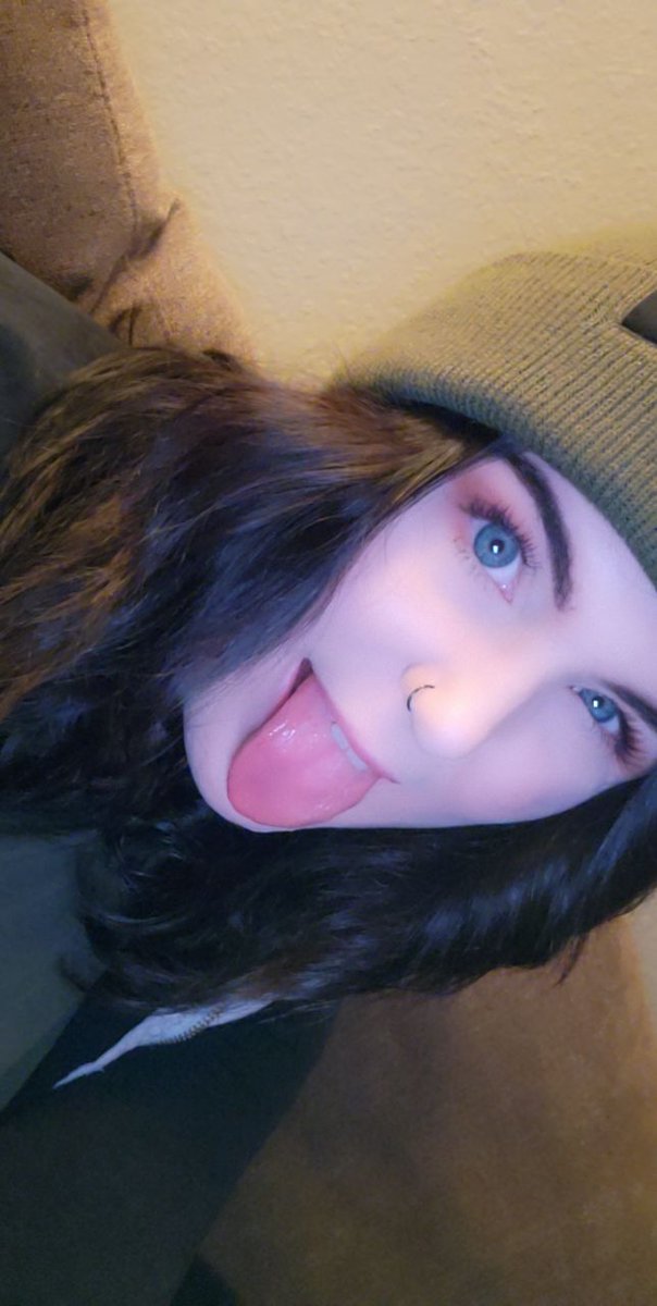 KittenKiller's tweet photo. Been listening to a lot of music lately and its been really helping my sanity. Listening too @AllTimeLow rn 💀💀 https://t.co/BFoyLgegXu