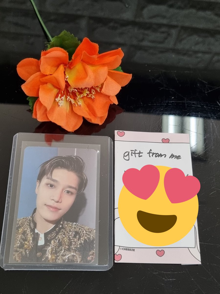 JenYoon1004's tweet photo. 30 out of 365 Budols of 2022

OT9 NCT 127 THE LINK SIGNED POSTER For 127 Day 😭
NCT 127 YOU ARE THE BEST!!!!
Thank you for coming to my life.

And this will not be possible without @ywantphotocard
Thank you so much, you really made my day, I appreciate the gift.

#JenMerchBanWhen https://t.co/siUF0GYXYW