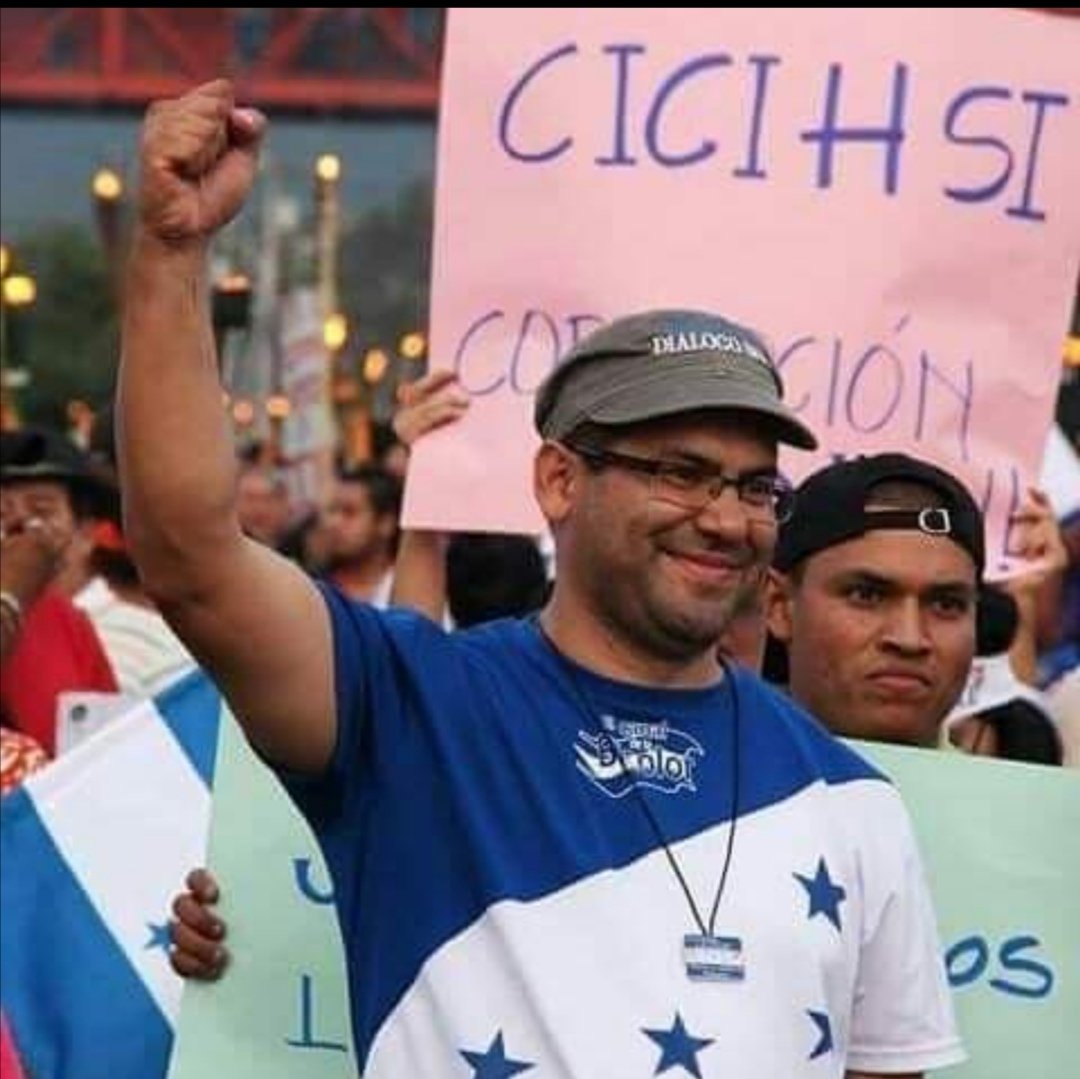 Miguebrice's tweet photo. MISIÓN CUMPLIDA HONDURAS lo logramos, los sacamos, ahora los buenos unámonos y construyamos nuestro país.

Hoy es mi último FUERA JOH... https://t.co/03NcQAnny6