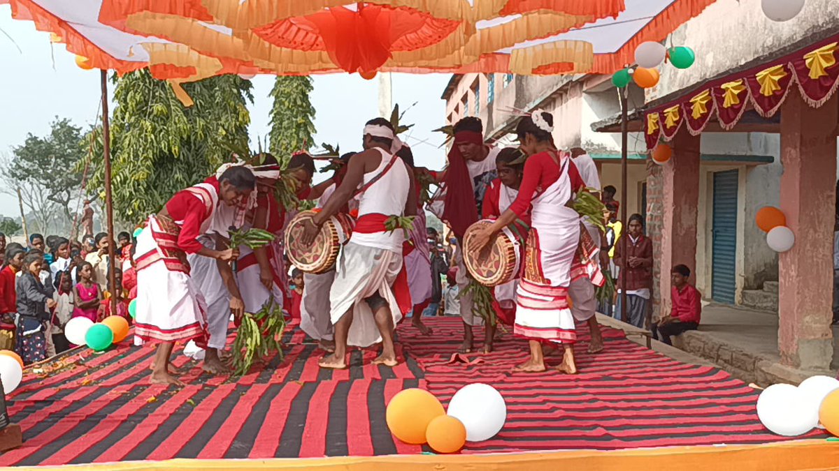 YuvaGumla's tweet photo. District Level Promotion of Art and Culture organized at Gumla on 26th January 22. 
#NYKSINDIA #nehruyuvakendrasangathan_jharkhand_stateoffice #PMOIndia https://t.co/WJ6YScruYx
