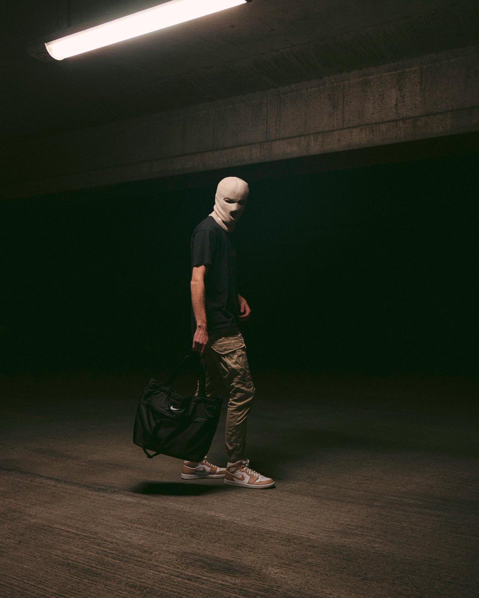 TheFluffyKiwi's tweet photo. skii mask shooot https://t.co/KMw8A9FVQG