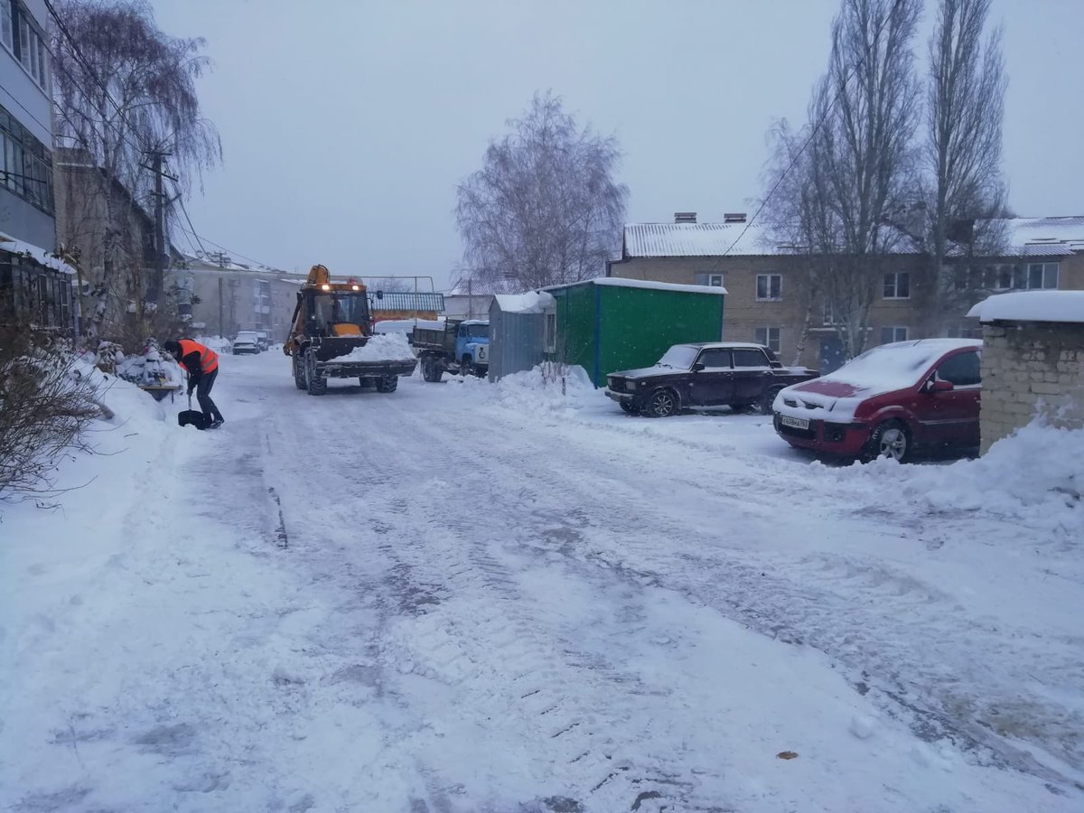 Каждый день на контроле! Ведем работы по очистке поселения от снега, создавая комфортное и безопасное перемещение как для пешеходов так и для  транспорта. Объем вывезенного снега составил 720 кубов.