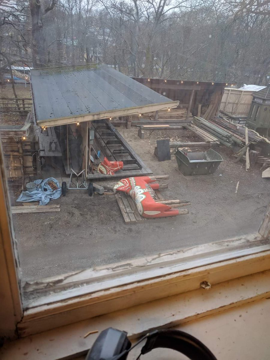 Schettzofren's tweet photo. Idag för två år sen gjorde jag praktik på Skansen och såg obehagliga scener. https://t.co/yIaOSC3ybG