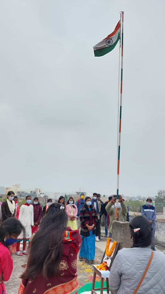 YuvaGumla's tweet photo. Republic Day  Celebration at NYK Gumla office 
#RepublicDay2022  #AzadiKaAmrutMahotsav 
#NYKSINDIA #nehruyuvakendrasangathan_jharkhand_stateoffice #PMOIndia https://t.co/zX1PPnLfj7