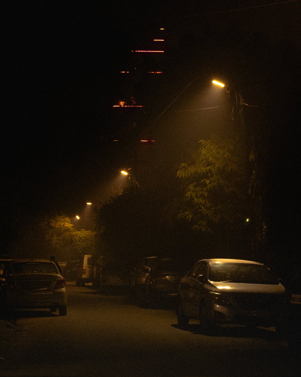 DecastroVibe's tweet photo. @photocinematica @jackamunsch Lonely streets and foggy nights. https://t.co/scCWErPx29