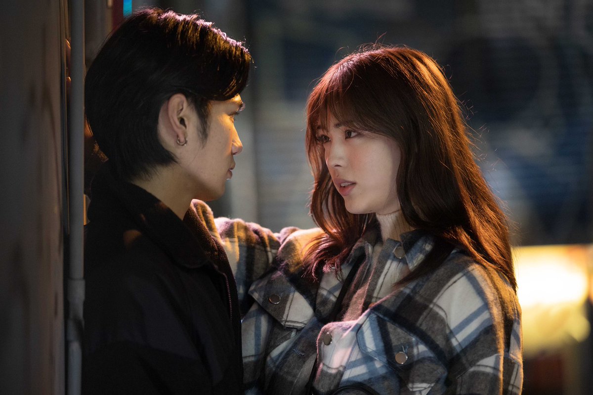 Мир бл против натурала дорама актеры. Дорама мир бл против бл парня. Человек бросающий вызов миру bl 2. A man who defies the world of bl дорама. Мир bl против натурала.