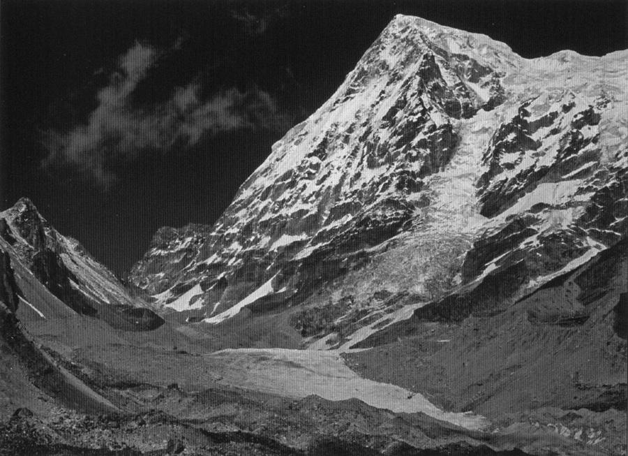 GognaBlog's tweet photo. Descrizione storico-geografica delle montagne del Sikkim.
#esplorazione #geografia #JulieAnnClyma #Kangchenjunga #RogerPayne #Seimila #Settemila #Sikkim #GognaBlog
https://t.co/TdepbQqefZ https://t.co/csnkHI3qZr