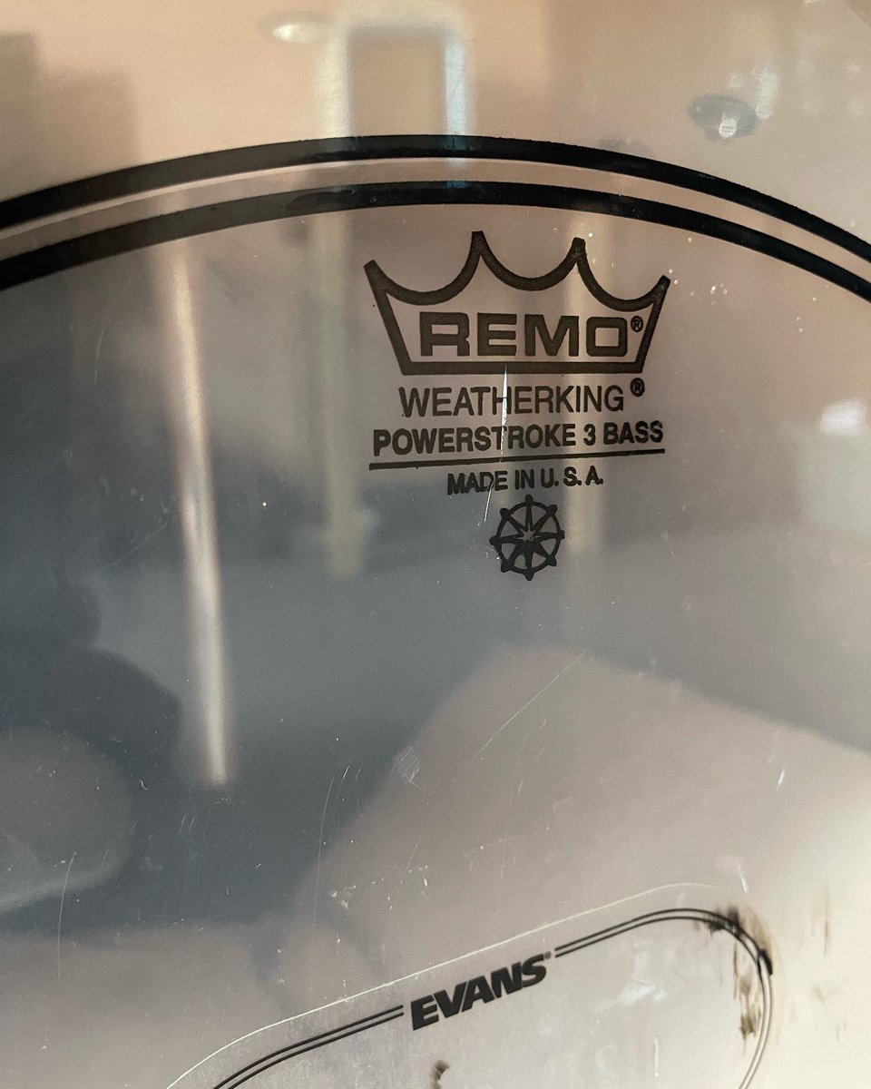 Remo Powerstroke 3 Clear Drum head 20" Bass drum
harga: 350rb
call/wa: 082174262424
<a href="/DrumBagus/">@DrumBagus</a>