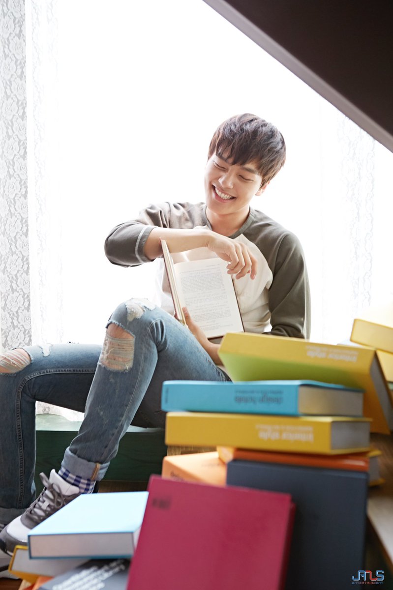 jjin_9oo's tweet photo. #여진구 #9oo
웃는 입술이 세상이쁘게 옆으로 쭉 뻗는게 사랑스럽다❤️
이쁜찡구❤️ https://t.co/ta0fz2X8xm