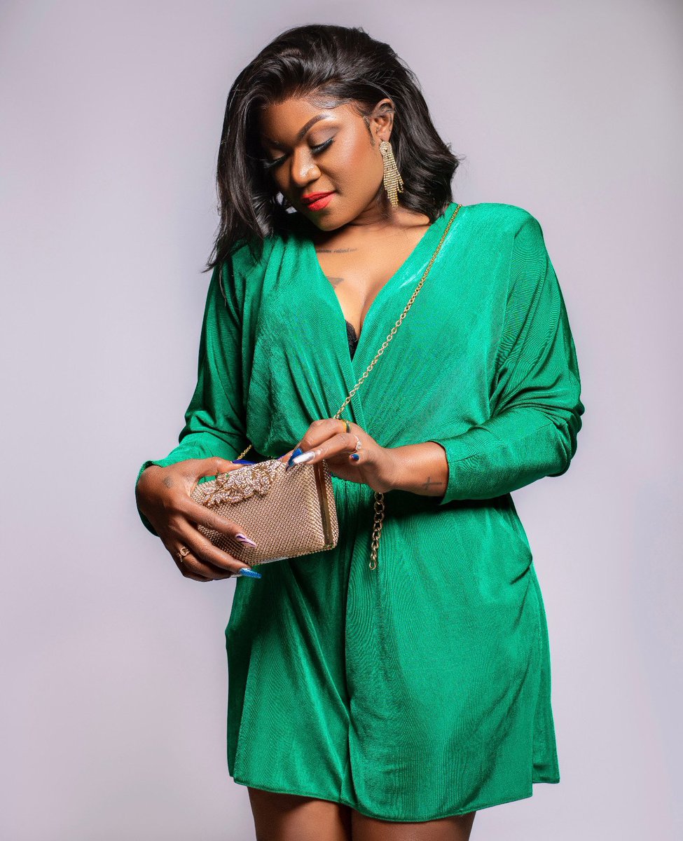 1Masterqueen's tweet photo. High tides, good vibes…. I’m coming inn shawty🧊
Outfit New in @zaramalllib
#liberiangirl
#staygreen
#alwayswcw
#zaramalllib
#thespargh
#masterqueen https://t.co/EyT4pLalBF