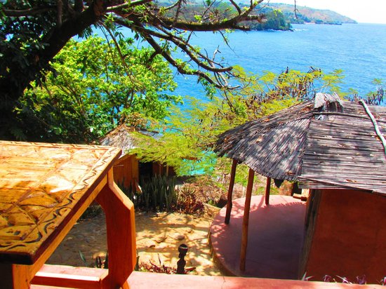 malawigirlsrock's tweet photo. This gem also offers camping and dormitories for the budget traveler and lovely en-suite cottages for the mid range market. 

#destinationmalawi 
#travelmalawi🇲🇼 
#mymalawi🇲🇼
#malawitourism https://t.co/k1yJPKY9wp