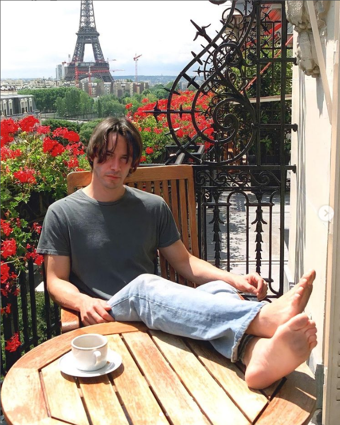 SensCritique's tweet photo. Le jeune Keanu Reeves à Paris en 2003. 🇫🇷

Bonne journée à toutes et à tous ! ❤️ https://t.co/eMtLWpPmBu