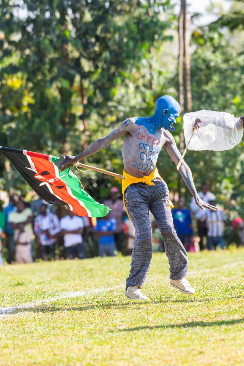 Rest in peace to Kenya Football Fan Isaac Juma who was hacked to death last night by unknown people over land dispute 😭😭😭