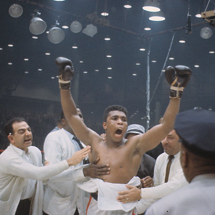 MuhammadAli's tweet image. “Impossible is just a big word thrown around by small men who find it easier to live in the world they’ve been given than to explore the power they have to change it..." - #MuhammadAli