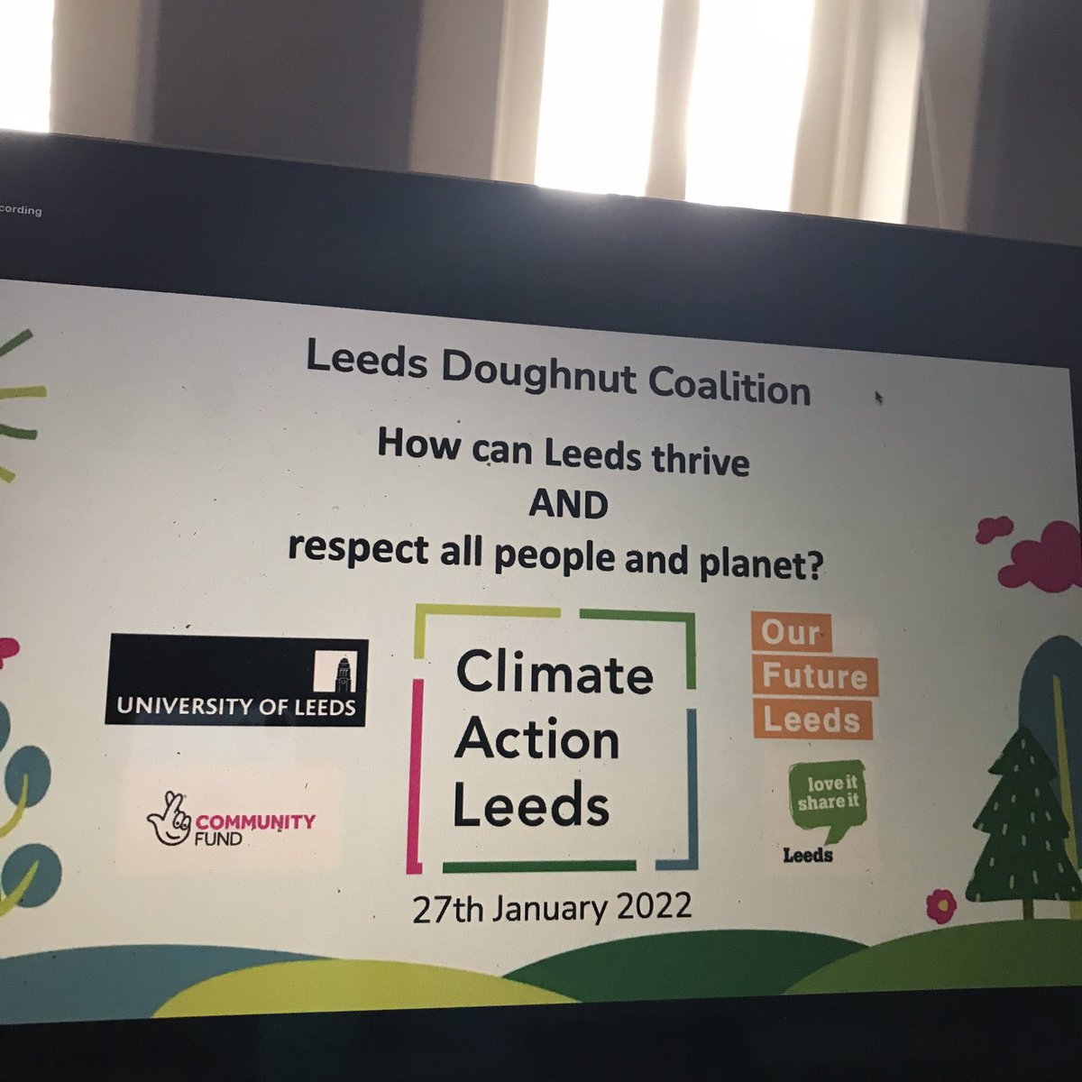 JackLSimpson's tweet photo. Leeds, doughnuts and possible futures.
Kate Raworth and loads of great people from the city, talking about how to make Leeds a better city.
Asking, amongst other things, “How can all the people of Leeds thrive?”
Great session with @LeedsIGS
#Leedsrecovery https://t.co/DqIUNATDKM