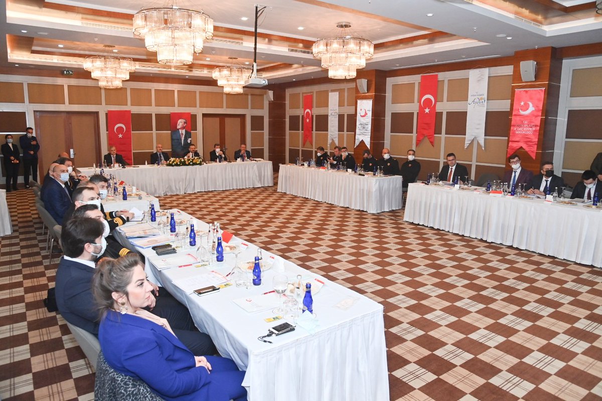 Valimiz Sayın Hüseyin Aksoy, İzmir Valisi Sayın Yavuz Selim Köşger, Muğla Valisi Sayın Orhan Tavlı ve Aydın, İzmir, Manisa, Denizli, Muğla ve Uşak Vilayetinden ilgili kurum yöneticilerinin katılımıyla Düzensiz Göç ile Mücadele Koordinasyon Toplantısı gerçekleştirildi.
📍 Kuşadası