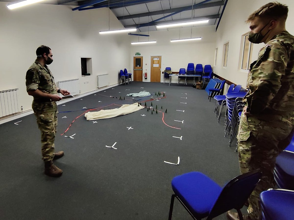 Rifle training for the recs, briefing 25 Eng Gp on supporting <a href="/GovJersey/">Government of Jersey</a> during pandemic. Gsy practiced models for junior leaders.
Are you in #JerseyCI or #Guernsey and looking for something different, new friends, new skills? Call 01534447100. Always recruiting! #ArmyConfidence