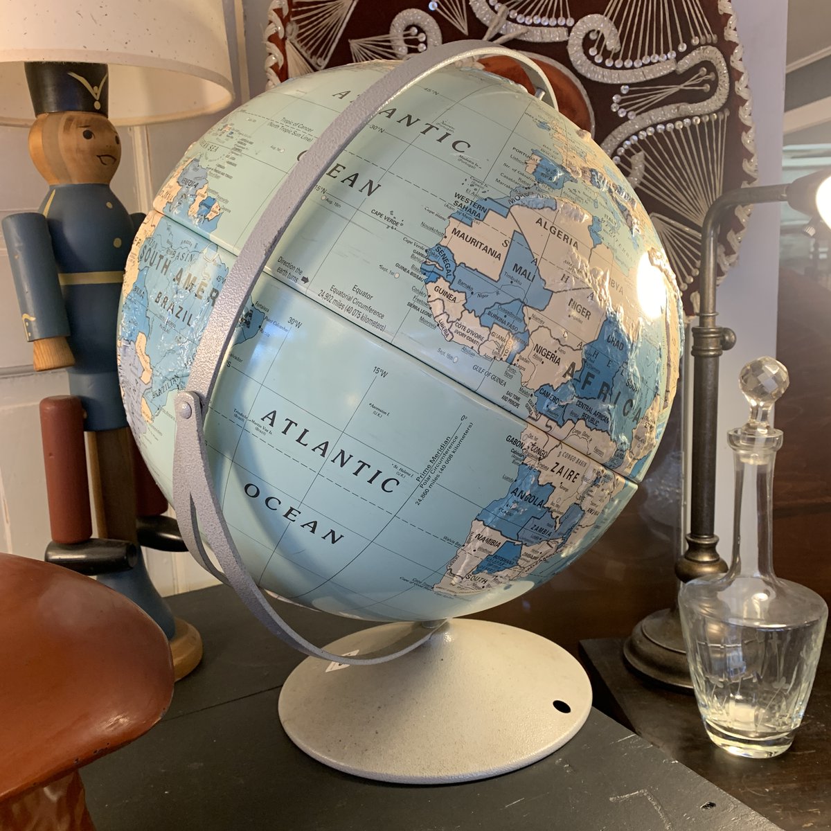 Vintage Globe
.
.
.
#school #globe #vintageglobe #simonvintage #antiqueshop #vintageshop #jerseyshore
