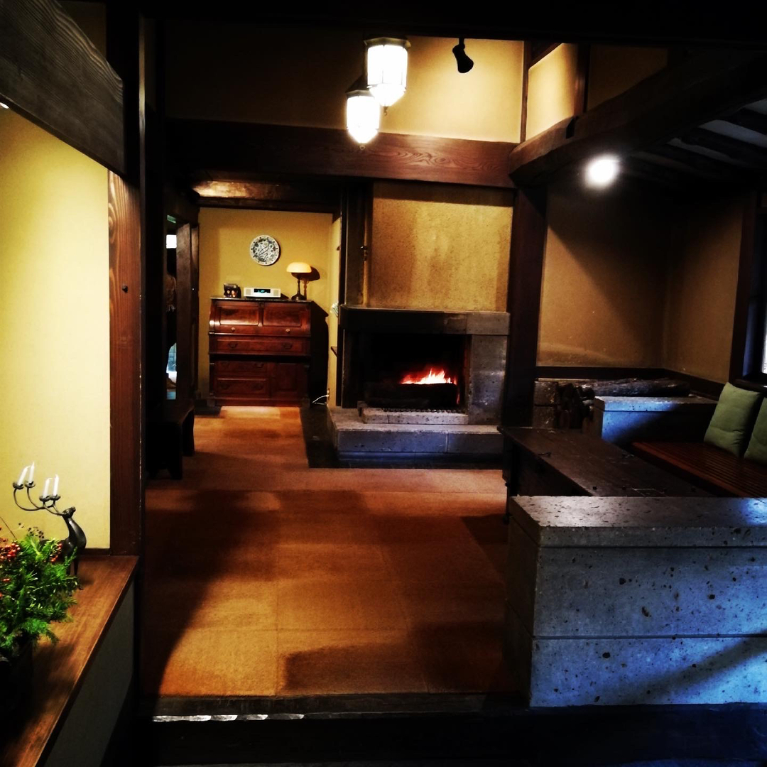 BeppuR's tweet photo. A cosy winter nook for a hearty meal. 

 #zenmeditationretreat #zen #zazen # #meditation #retreat #japaneseculture #meditationjapan #zenmeditation #japanculture #ぎゃてい寺 #禅 #坐禅 #リトリート #japantravel #explorejapan #travelexperience #japanesetraditional #mindf https://t.co/COI5euhJGF